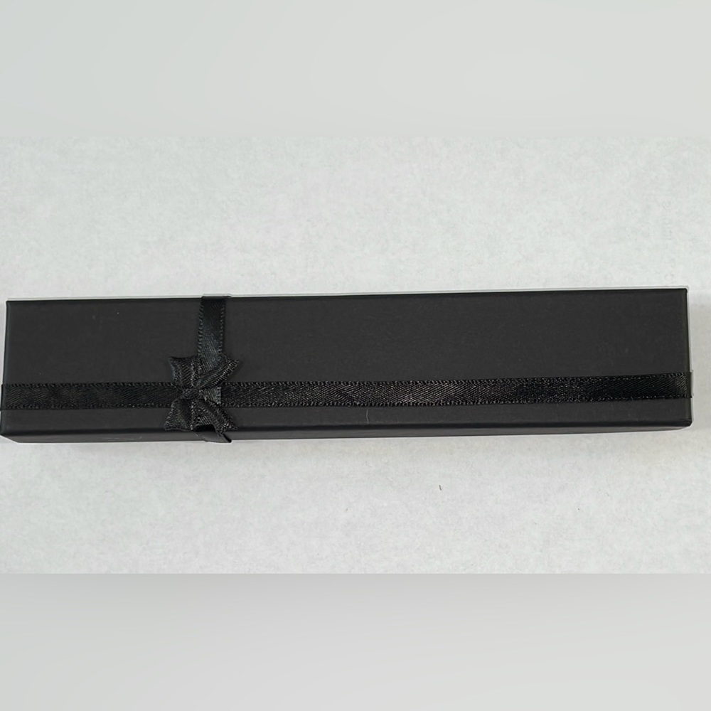 Quiet Luxury Tennis bracelet with extension - Picture 7 of 7